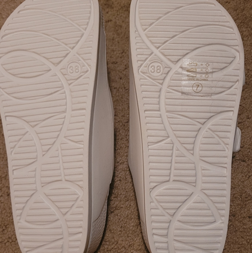 Sandals - Picture 2 of 2